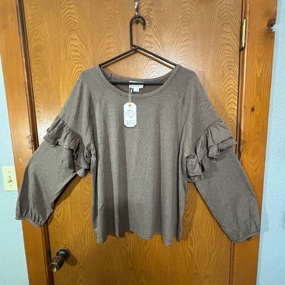 LoveRiche Long Ruffled Sleeve Light Brown Tee Tunic
2X
NWT - Picture 1 of 4